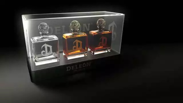 DeLeon Tequila – Glass Case